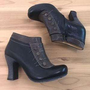 On SALE Today! Gold button Victorian style heels